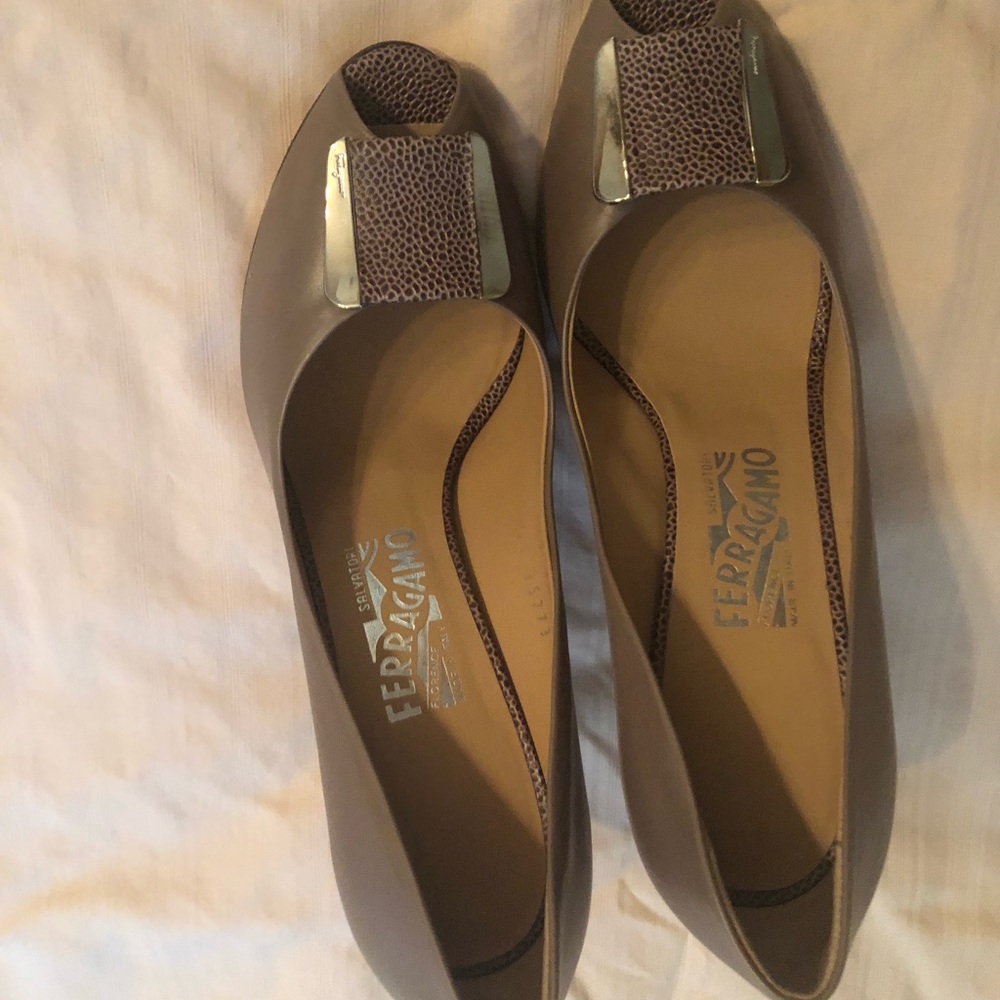 Salvatore Ferragamo open toes pump shoes